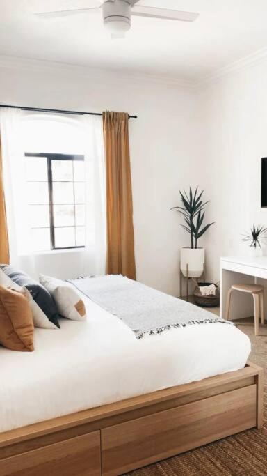 Apartment The Monarch - Chic 1br Pools And Views In Old Town *