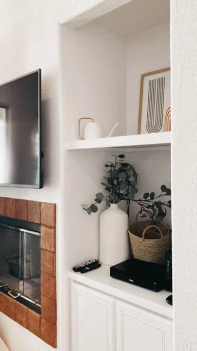 Apartment The Monarch - Chic 1br Pools And Views In Old Town La Quinta